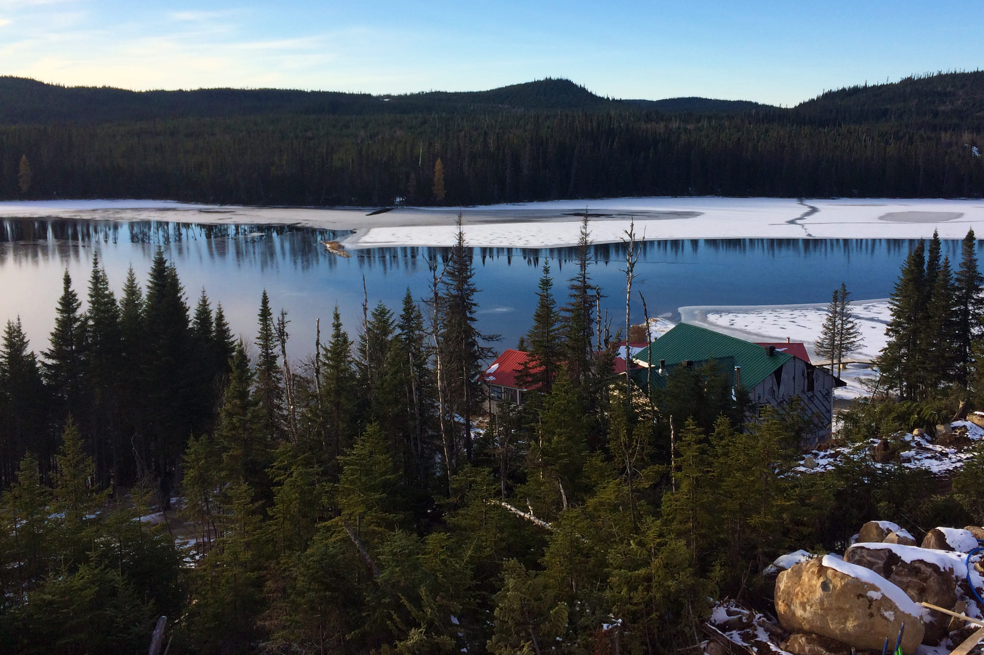 Pourvoirie Wapishish - Paysage lac nature peche chasse motoneige